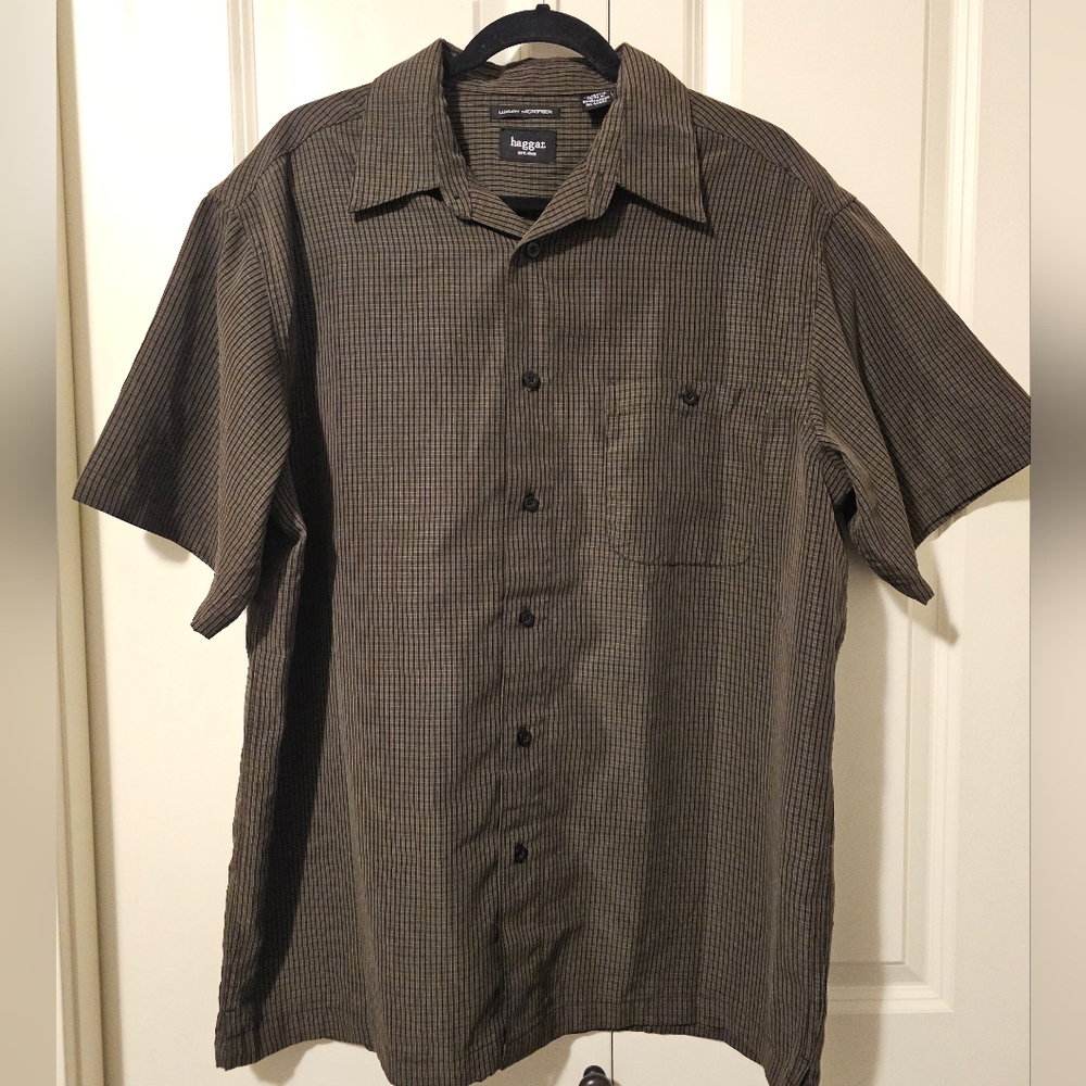 Haggar Men's Short Sleeve  Button-Up Shirt Luxury Microfiber Sz L